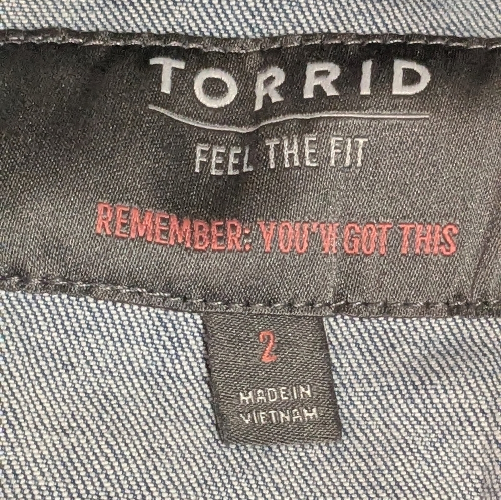 Torrid Deconstructed Trucker Denim Jacket Light Wash Distressed Size 2  18/20(5) - Picture 2 of 16